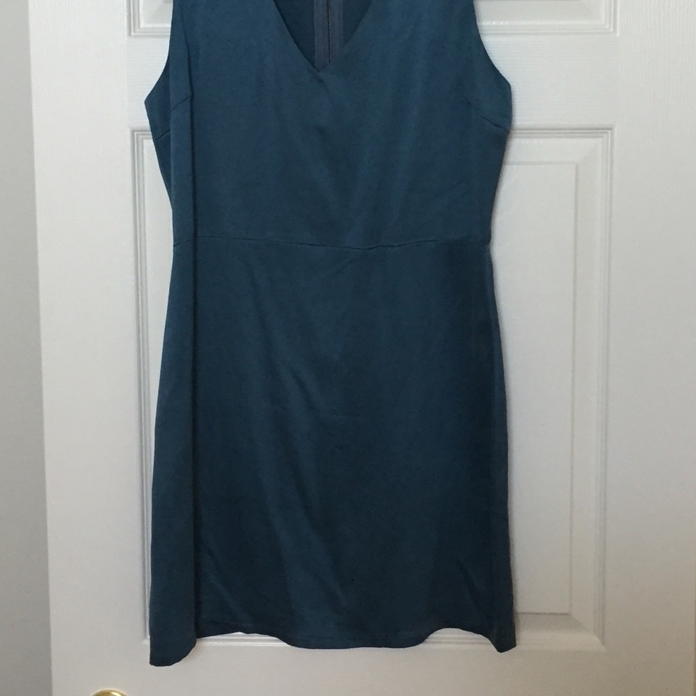 Dress - Picture 5 of 5
